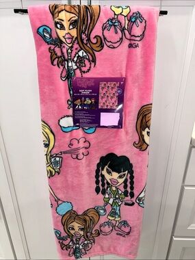 Bratz PJ Party Soft Plush Throw Blanket